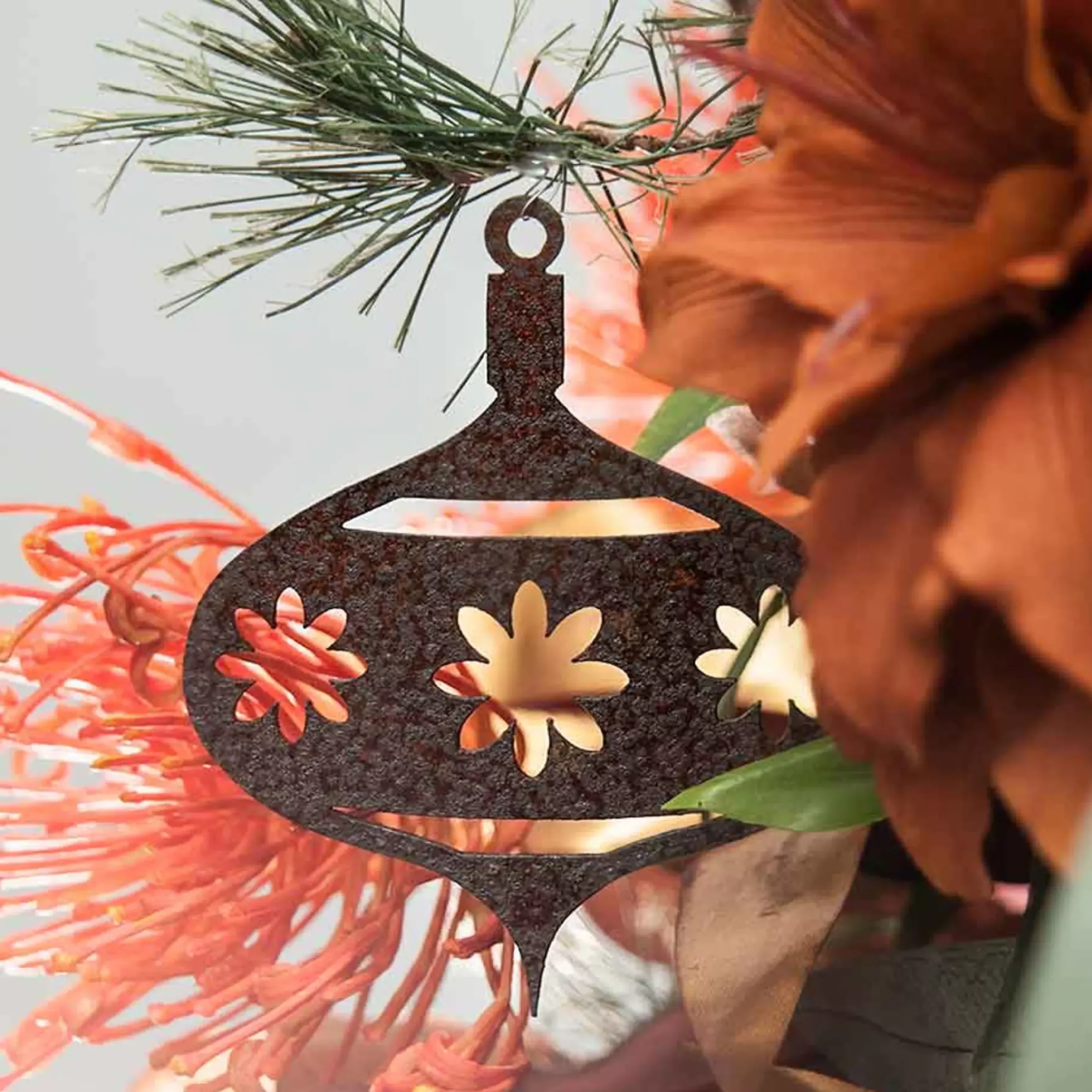 Christmas Bauble Decoration Moroccan Floral Garden Art - 9Cm