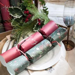 Red Green Winter Foliage Christmas Crackers (Pack Of 6) - 30Cm