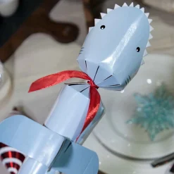 Shark Novelty Christmas Crackers (Pack Of 6) - 30Cm
